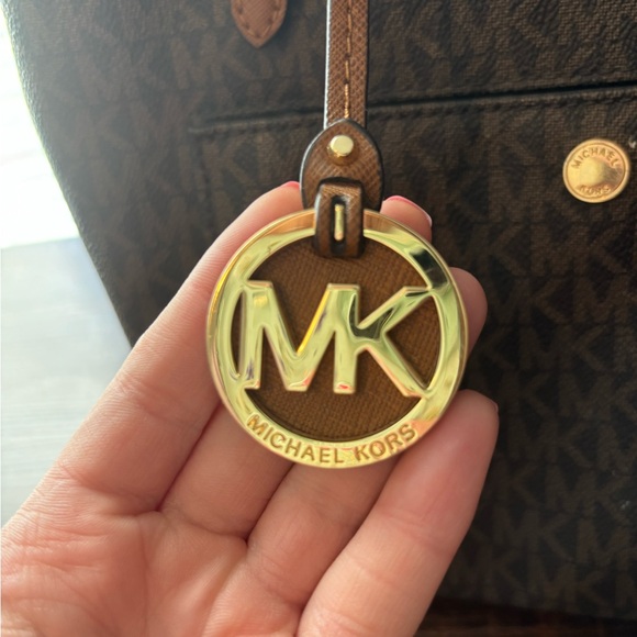 MK Purse - Picture 3 of 6